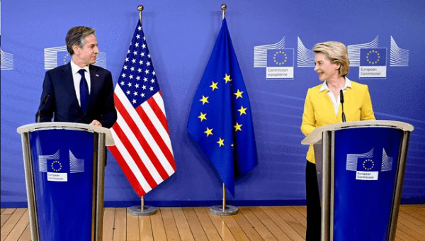 windows键盘 亮度怎么调回来-易网创